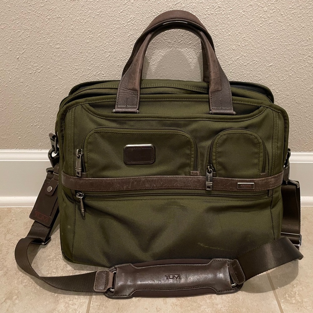 Tumi Alpha 2 laptop expandable briefcase nylon